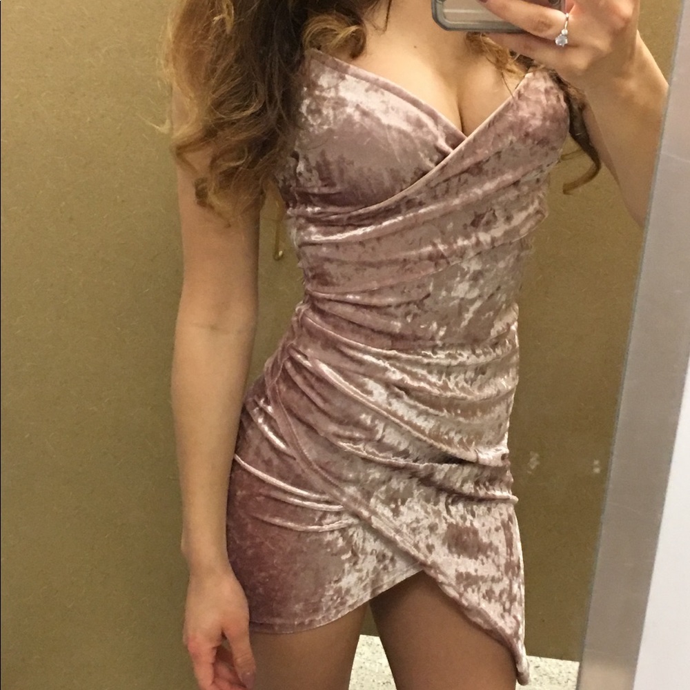 Velvet pink bodycon dress